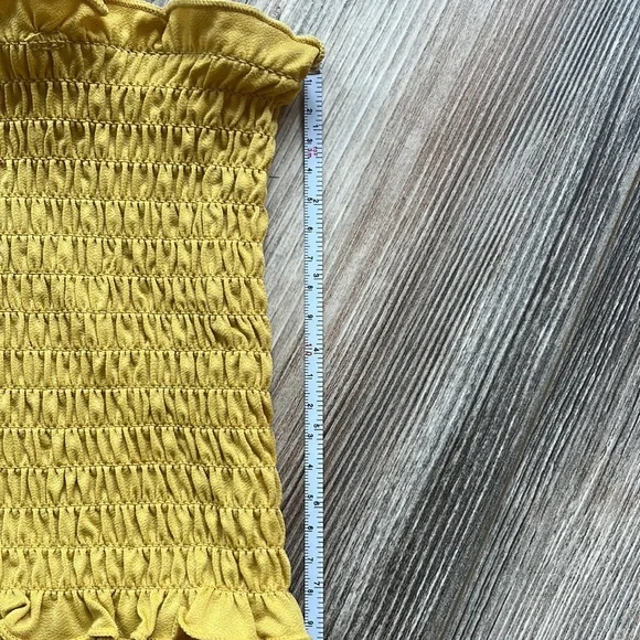 Forever21 • Ruched Crop Top - Picture 2 of 4